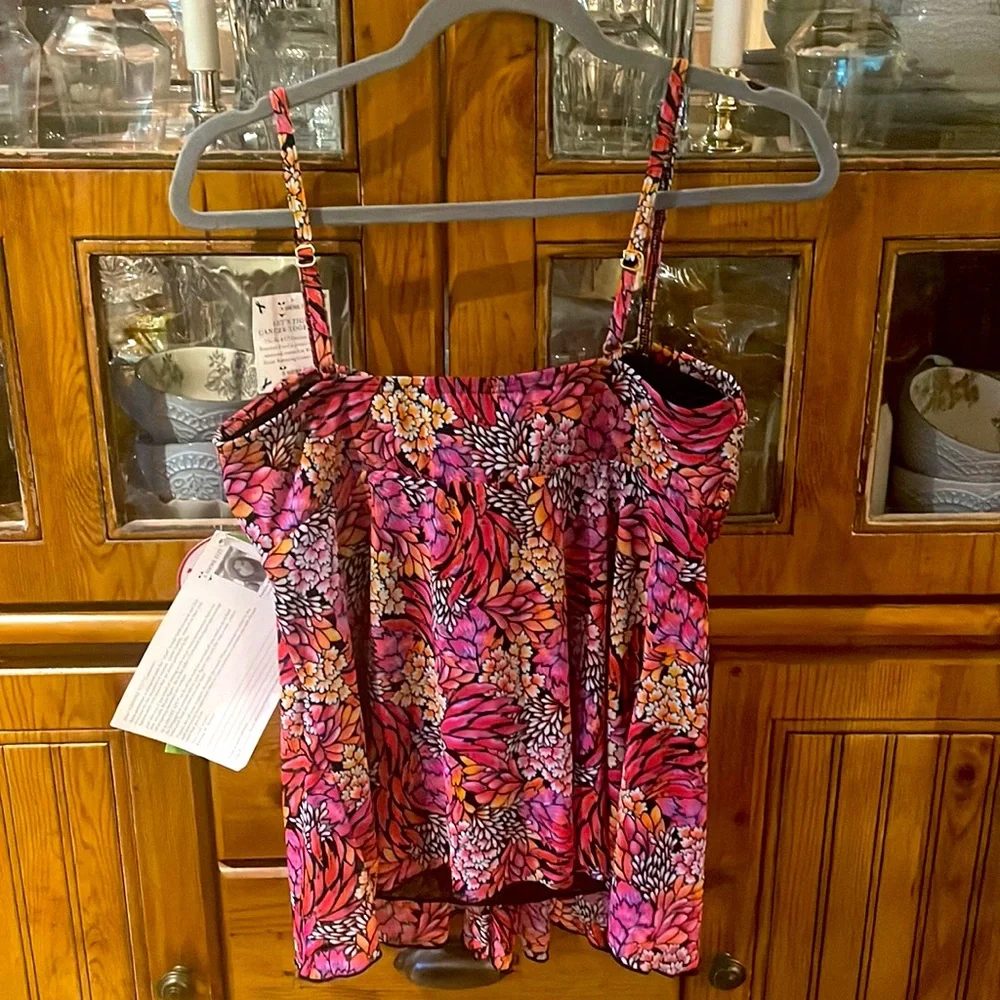 Bathing suite top size 12 - Picture 2 of 4